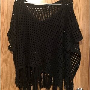 🆕✅Crochet Poncho by Ethyl